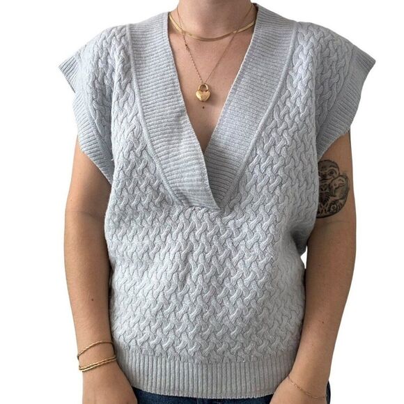 Vintage Geoffrey Beene Light Blue Lambswool Angora cable Knit Sweater Vest Sz M - Picture 1 of 8